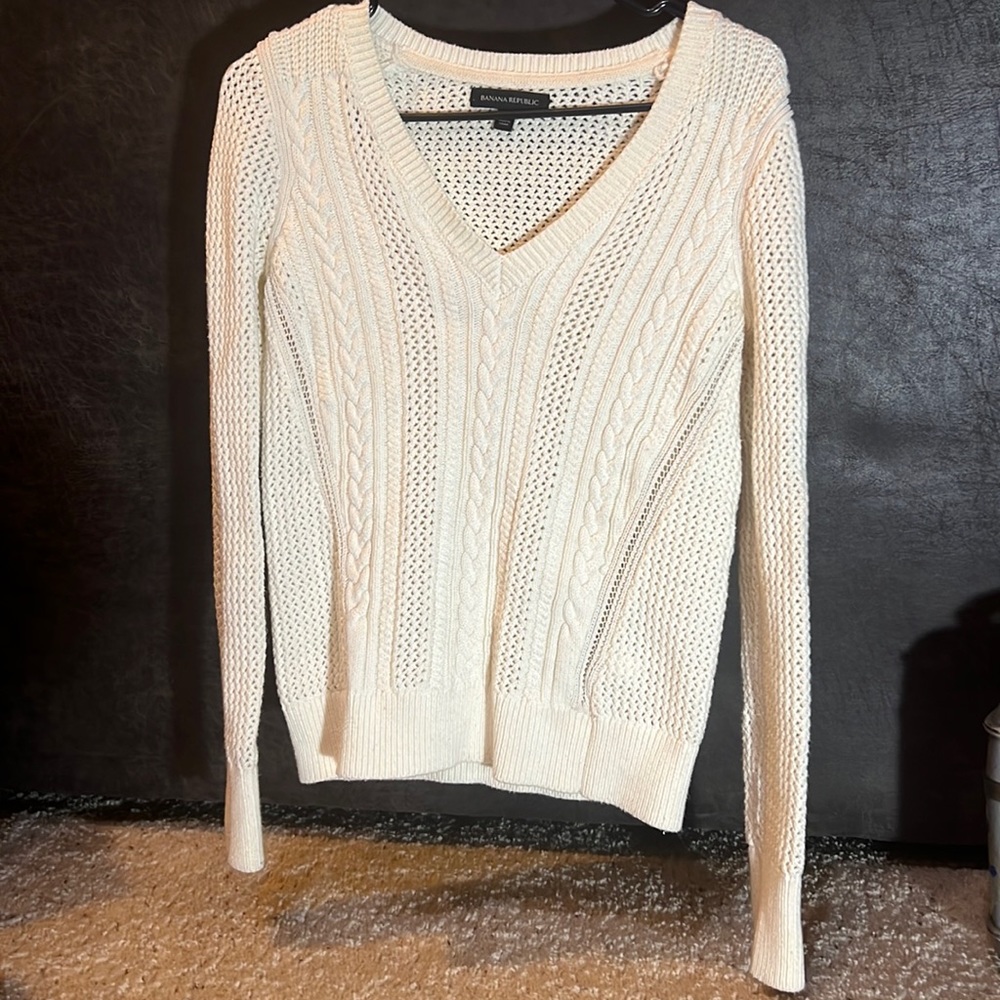 Banana Republic Cream Pull Over Sweater-Size S